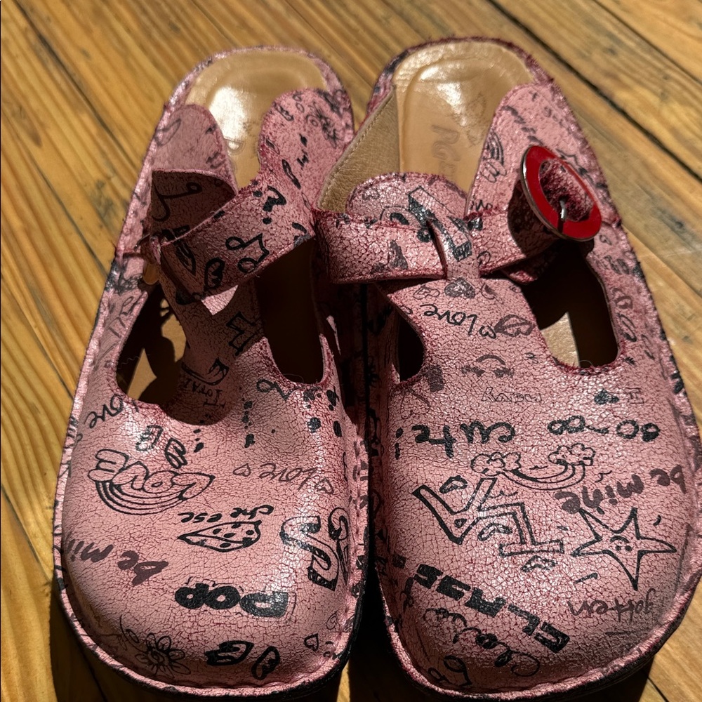 Algeria pink tattoo scribble clogs size 40